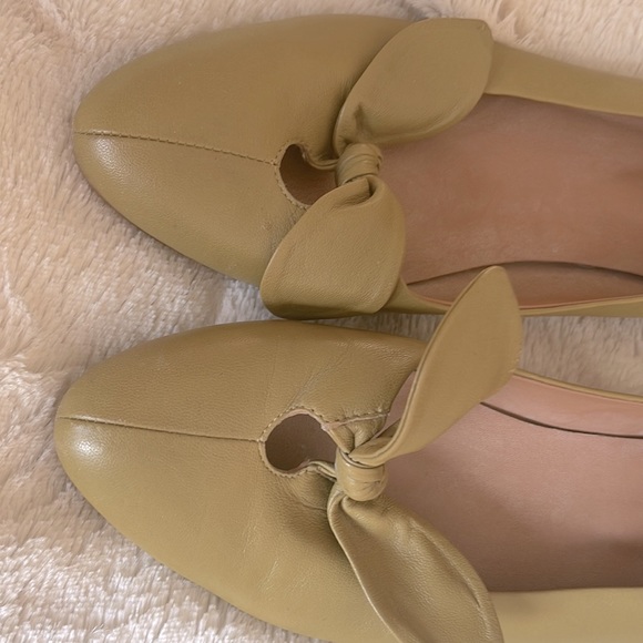 ANTHROPOLOGIE Cute Bow Knot Leather Flats - Picture 3 of 14